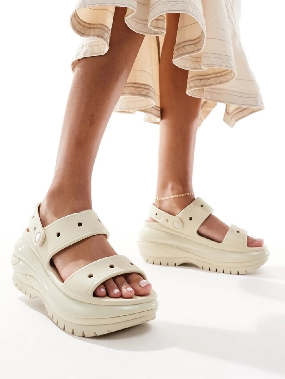 Crocs | Unisex Mega Crush Sandals Size M 12 | W 14 | Off White